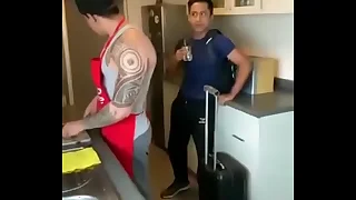 does anyone know the actors o video name?/ alguien sabe el nombre del video o los actores?